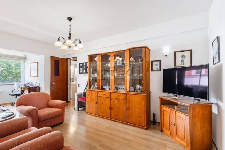 Apartamento T2 para Venda em Carcavelos e Parede Foto 8