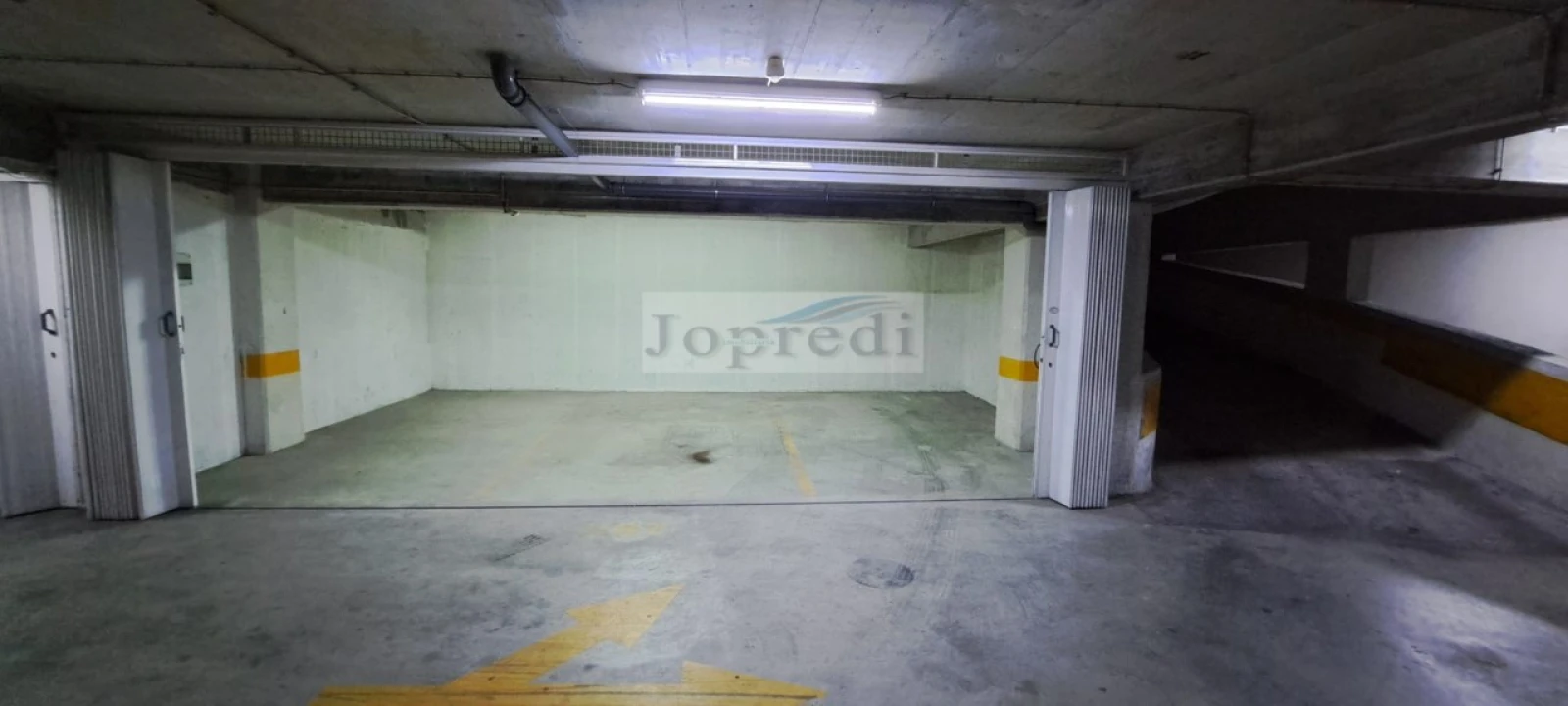 Garagem para Venda em Cacém e São Marcos Foto 1