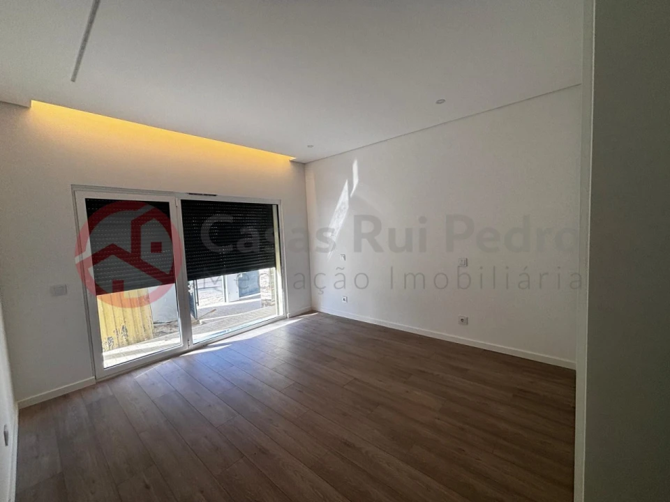 Moradia T3 para Venda em Fernao Ferro Foto 17