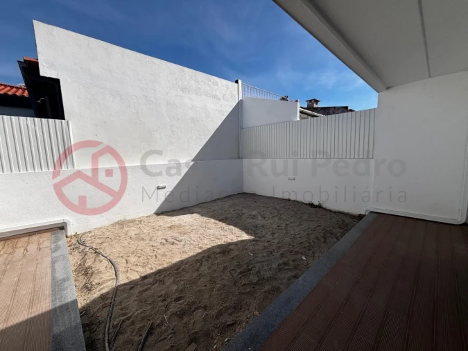 Moradia T3 para Venda em Fernao Ferro Foto 38
