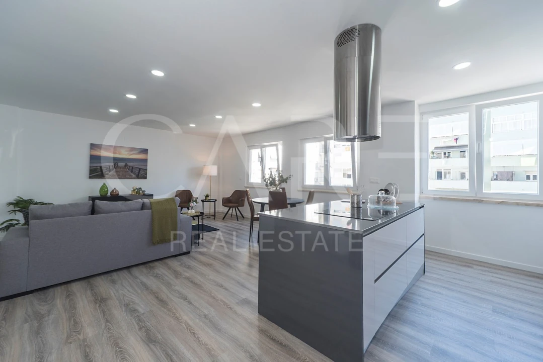 Apartamento T3 para Venda em Benfica Foto 1