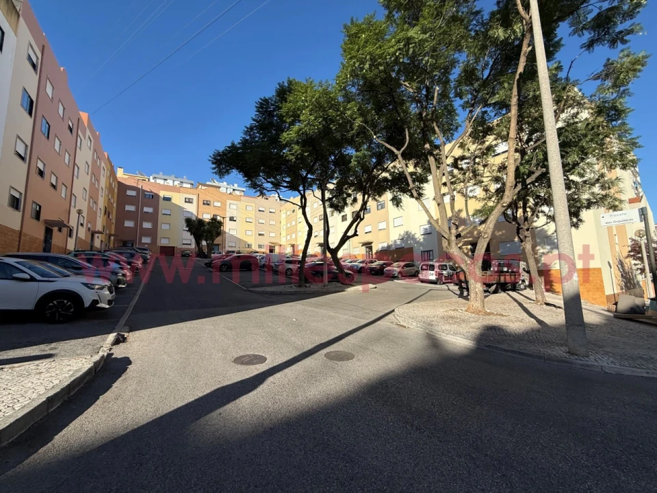 Apartamento T2 para Arrendamento em Odivelas Foto 33