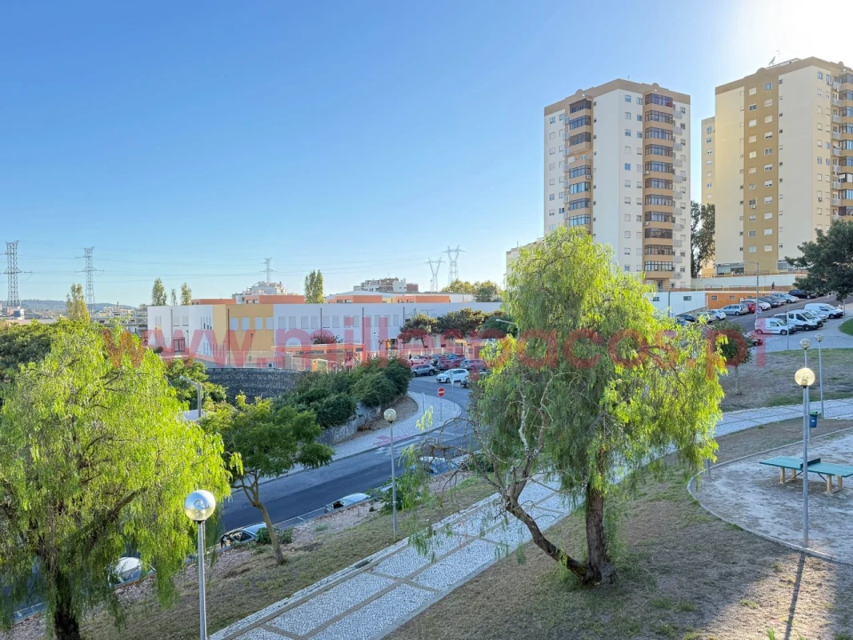 Apartamento T2 para Arrendamento em Odivelas Foto 2
