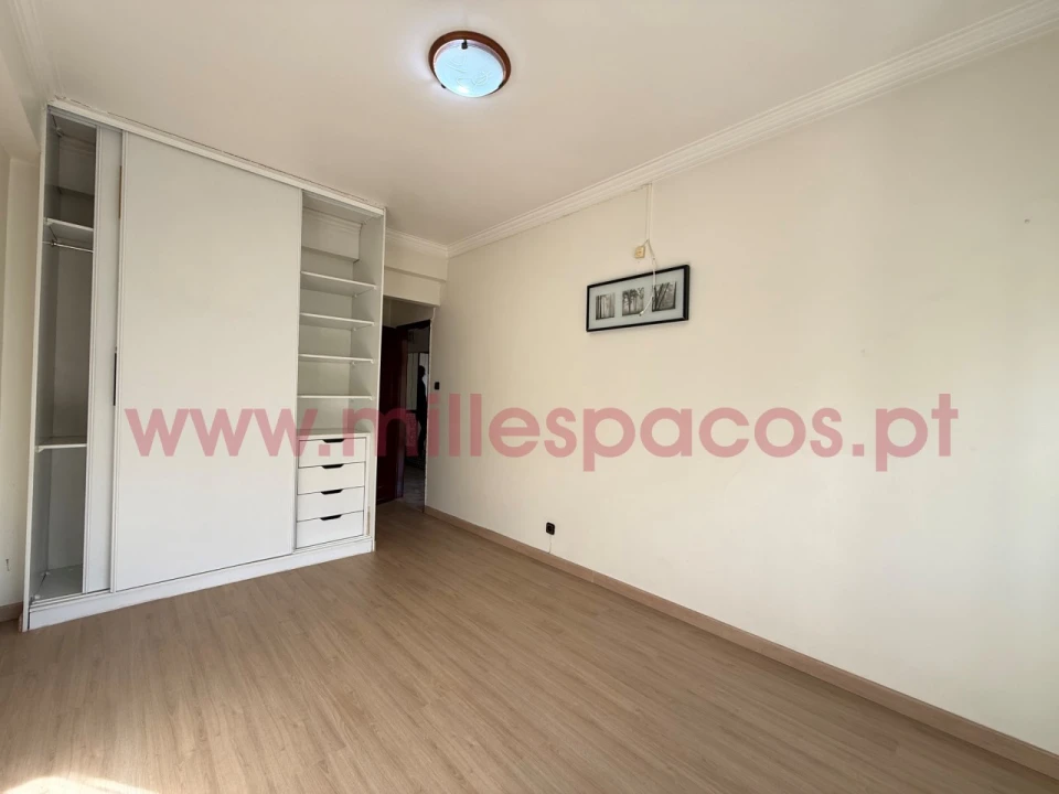 Apartamento T2 para Arrendamento em Odivelas Foto 30