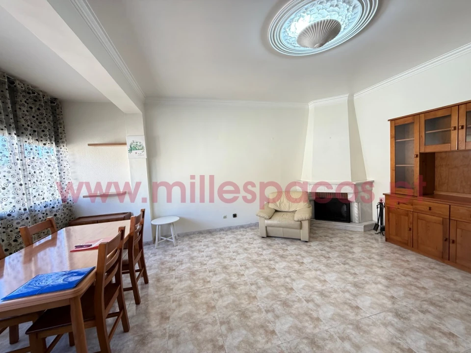 Apartamento T2 para Arrendamento em Odivelas Foto 5
