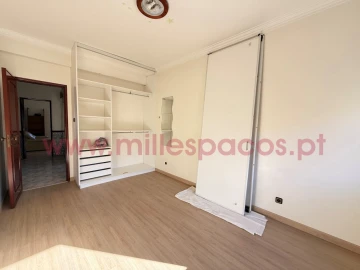 Apartamento T2 para Arrendamento em Odivelas