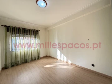 Apartamento T2 para Arrendamento em Odivelas