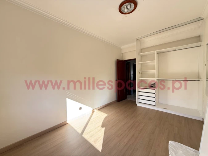 Apartamento T2 para Arrendamento em Odivelas Foto 26