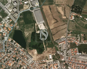 Terreno para Venda em Arcozelo