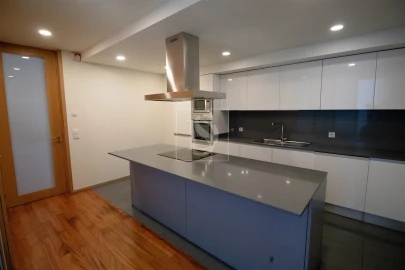 Apartamento T3 para Venda em Arcozelo