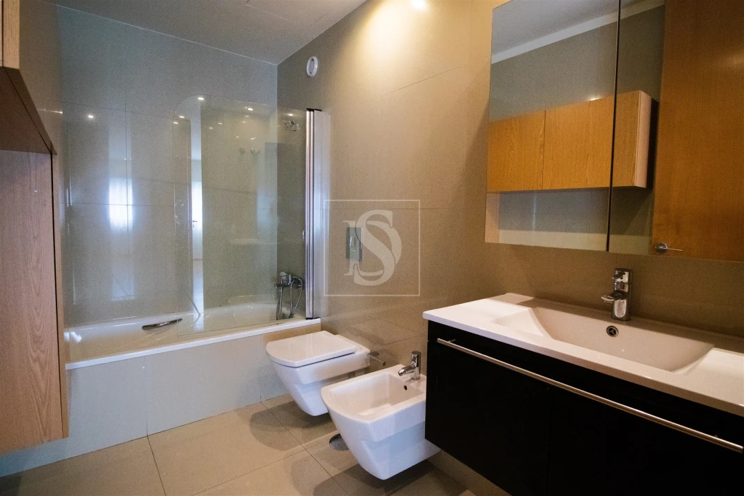 Apartamento T3 para Venda em Arcozelo Foto 15