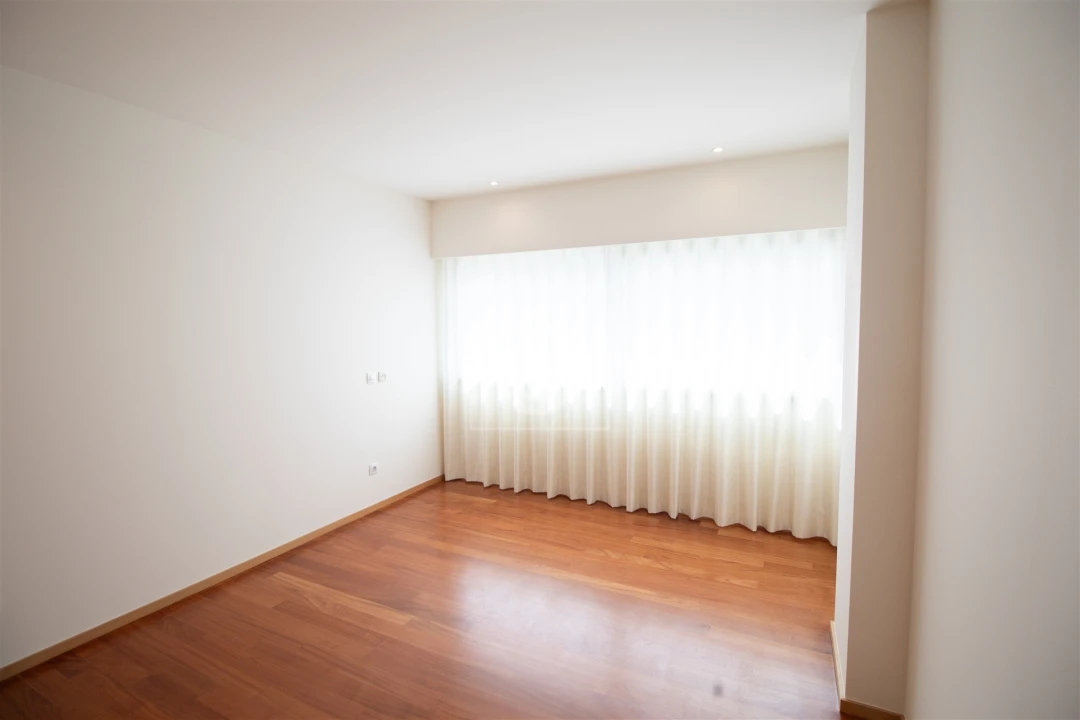 Apartamento T3 para Venda em Arcozelo Foto 22