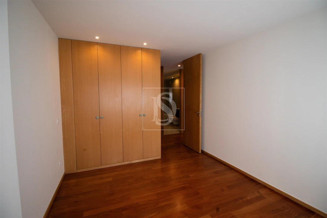 Apartamento T3 para Venda em Arcozelo Foto 18