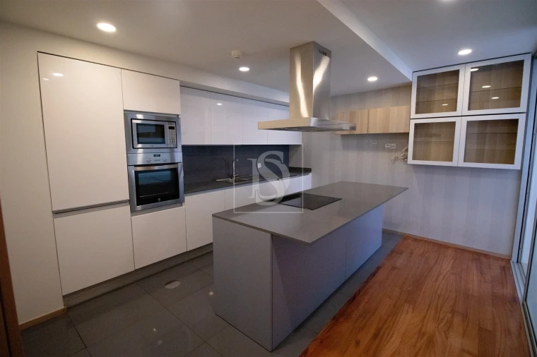 Apartamento T3 para Venda em Arcozelo Foto 6