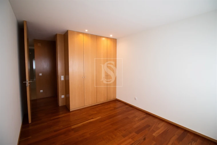 Apartamento T3 para Venda em Arcozelo Foto 20