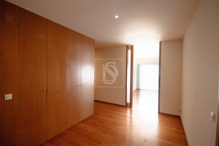Apartamento T3 para Venda em Arcozelo Foto 4