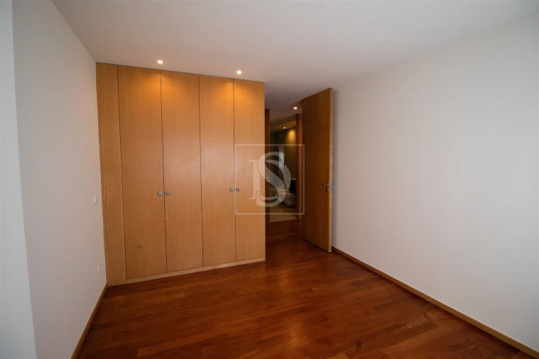 Apartamento T3 para Venda em Arcozelo Foto 18
