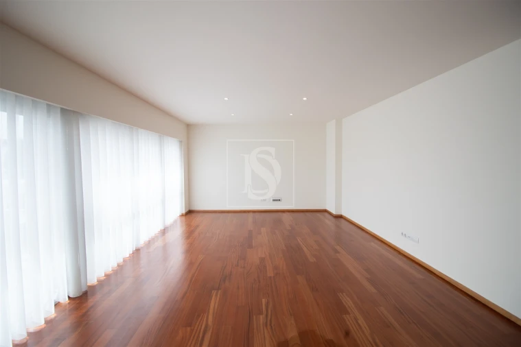 Apartamento T3 para Venda em Arcozelo Foto 10