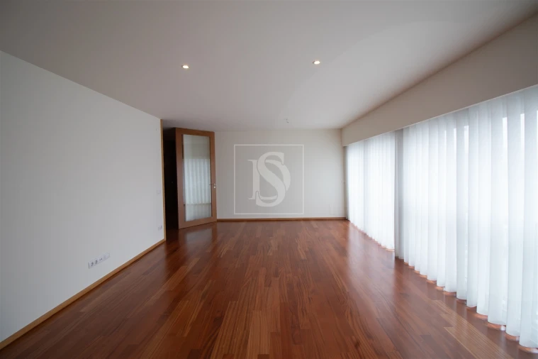 Apartamento T3 para Venda em Arcozelo Foto 12