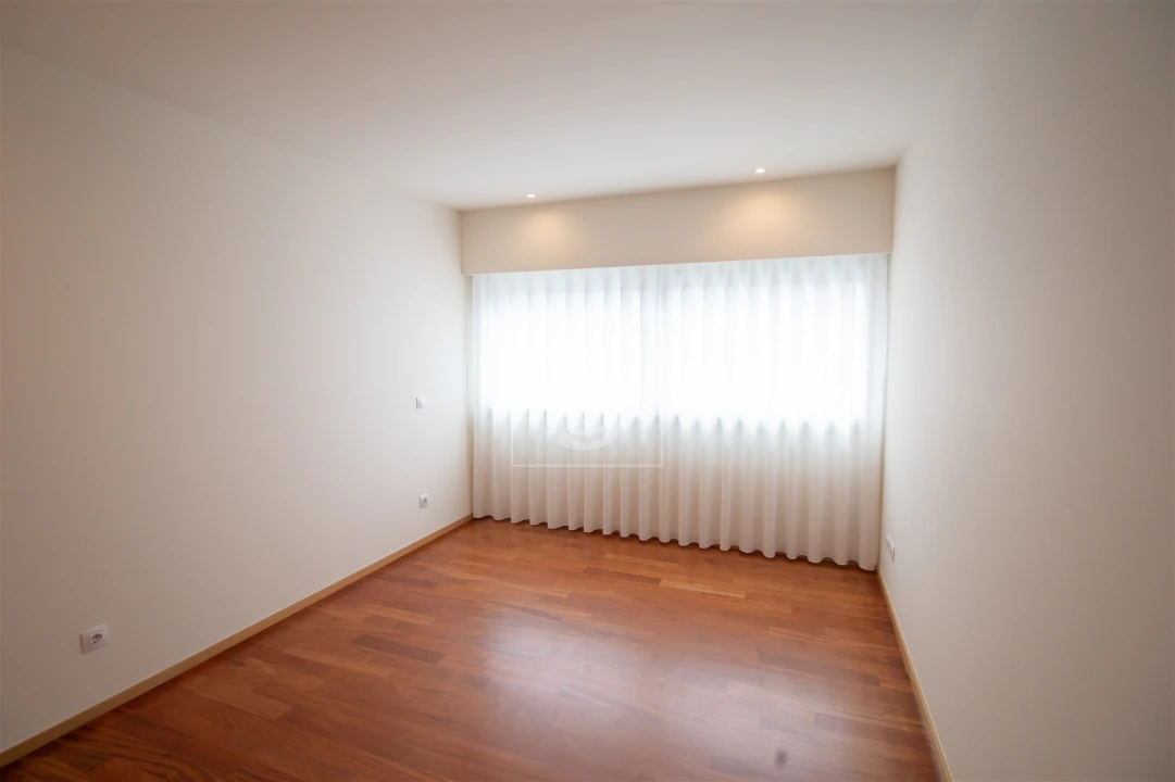 Apartamento T3 para Venda em Arcozelo Foto 19