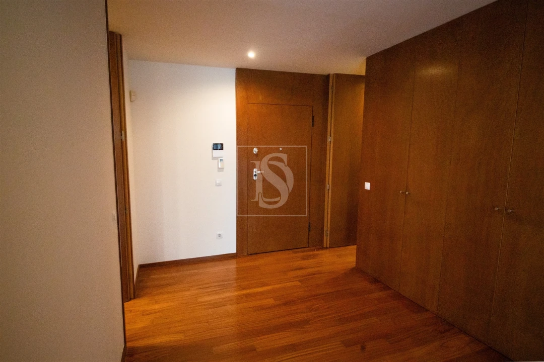 Apartamento T3 para Venda em Arcozelo Foto 3
