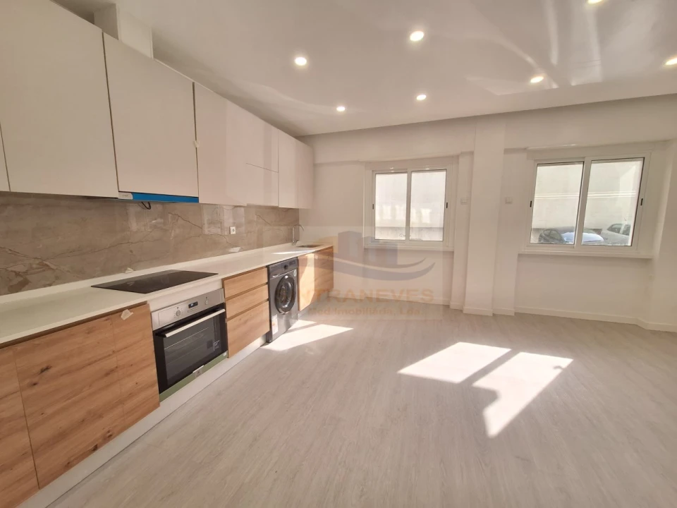 Apartamento T2 para Venda em Águas Livres Foto 2