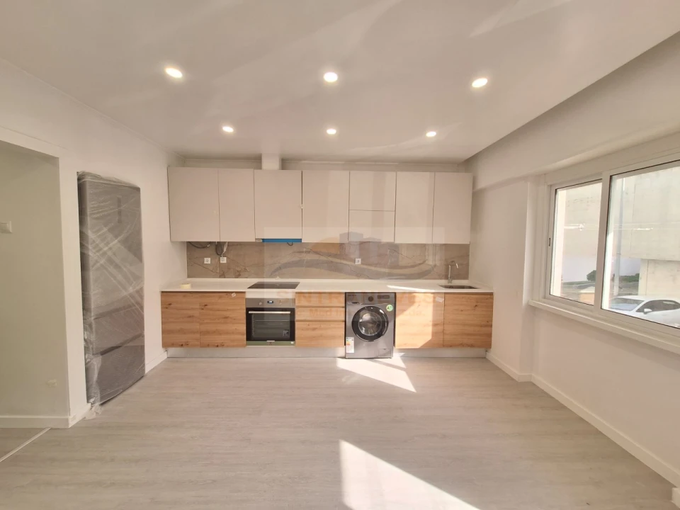 Apartamento T2 para Venda em Águas Livres Foto 1