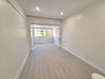 Apartamento T2 para Venda em Águas Livres