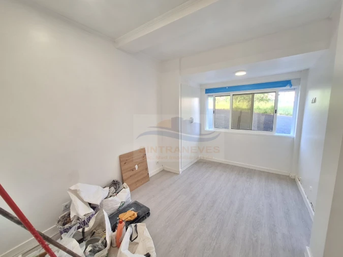 Apartamento T2 para Venda em Águas Livres Foto 12