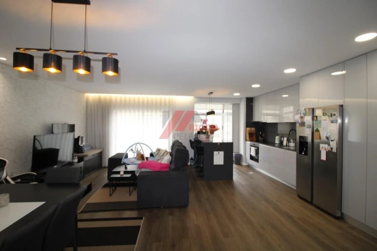 Apartamento T3 para Venda em Labruge Foto 2