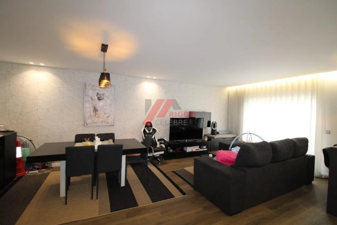 Apartamento T3 para Venda em Labruge Foto 1