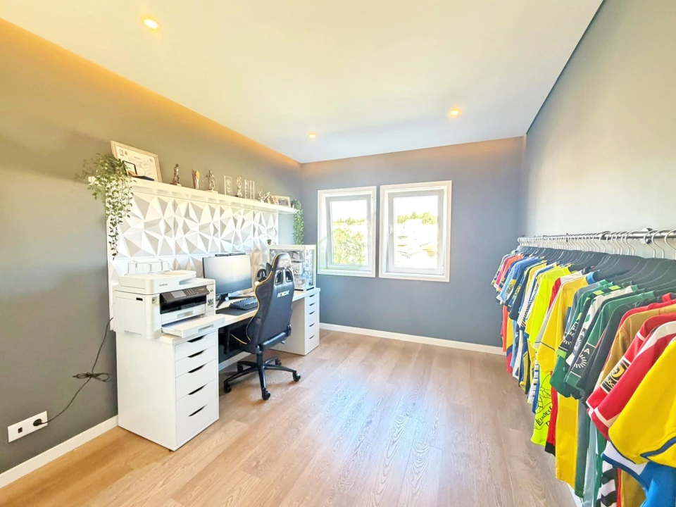 Apartamento T4 para Venda em Gulpilhares e Valadares Foto 16