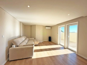 Apartamento T4 para Venda em Gulpilhares e Valadares