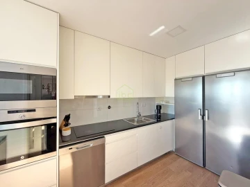 Apartamento T4 para Venda em Gulpilhares e Valadares