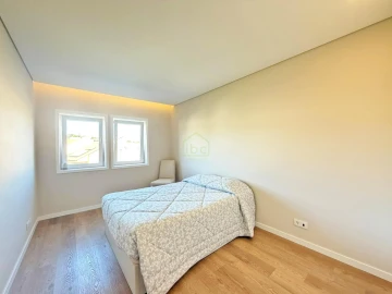 Apartamento T4 para Venda em Gulpilhares e Valadares