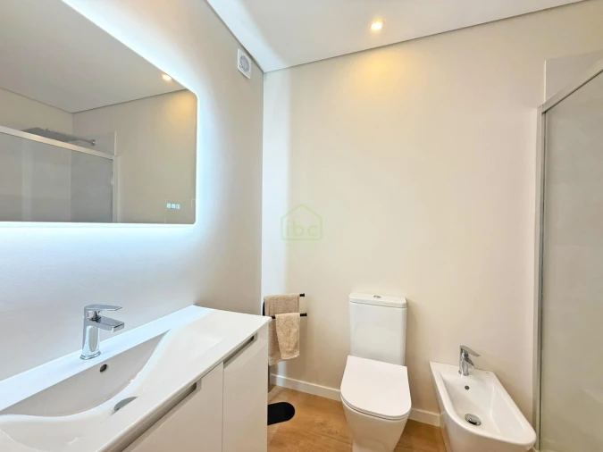 Apartamento T4 para Venda em Gulpilhares e Valadares Foto 36