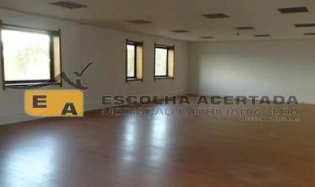 Escritório para Venda em Cidade da Maia