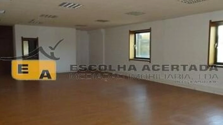 Escritório para Venda em Cidade da Maia