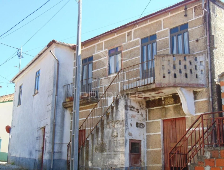 Moradia T4 para Venda em Andrães Foto 11