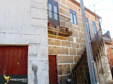 Moradia T4 para Venda em Andrães