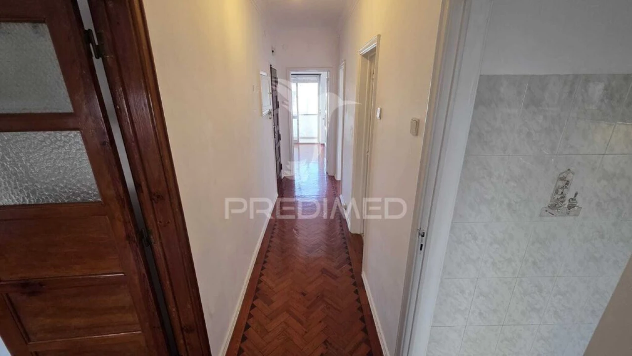 Apartamento T2 para Venda em Avenidas Novas Foto 11