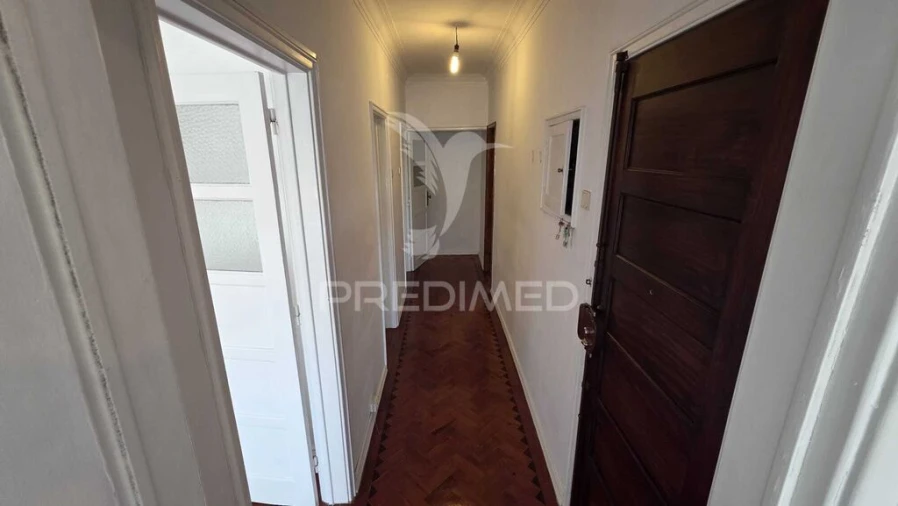 Apartamento T2 para Venda em Avenidas Novas Foto 5