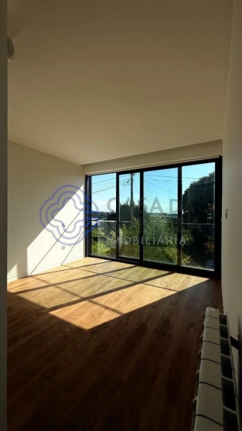 Moradia T3 para Venda em São Felix da Marinha