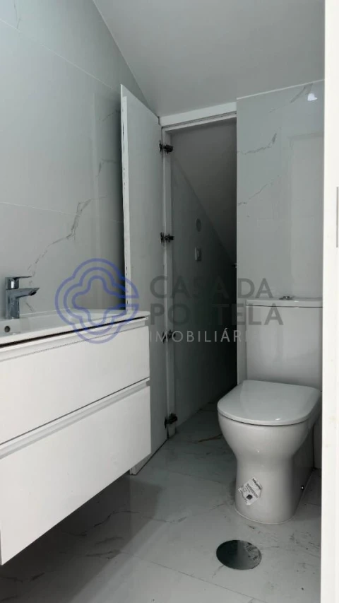 Moradia T3 para Venda em São Felix da Marinha