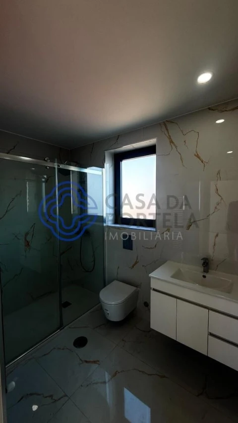 Moradia T3 para Venda em São Felix da Marinha