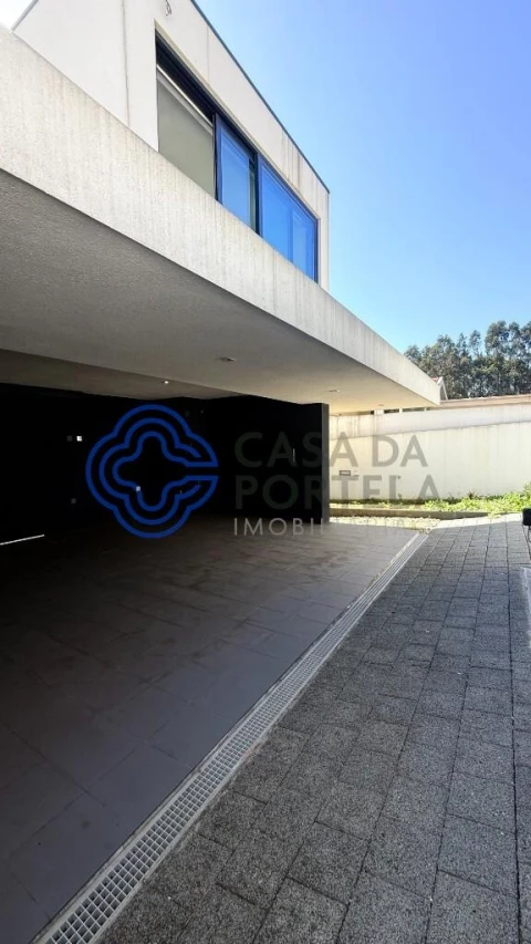 Moradia T3 para Venda em São Felix da Marinha