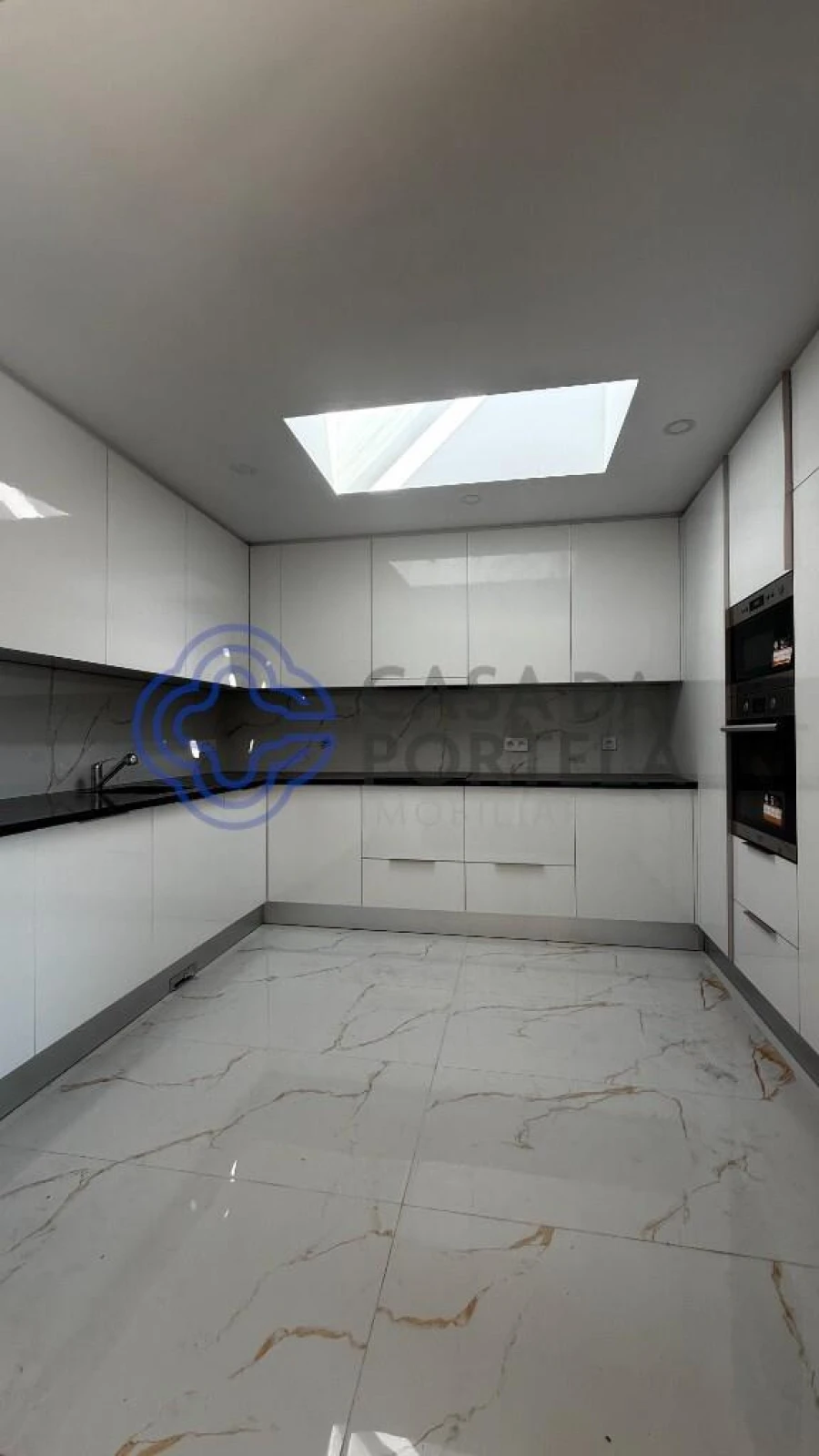 Moradia T3 para Venda em São Felix da Marinha Foto 3