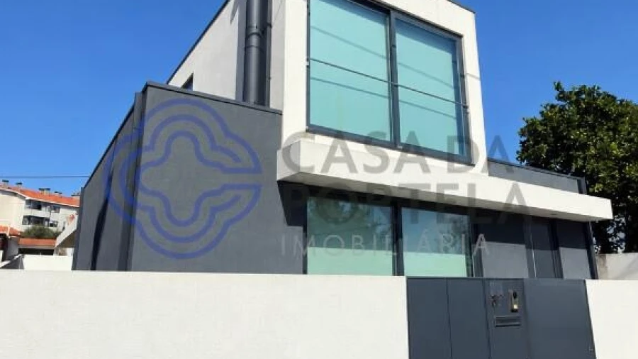 Moradia T3 para Venda em São Felix da Marinha