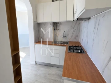 Apartamento T1 para Venda em São Vicente