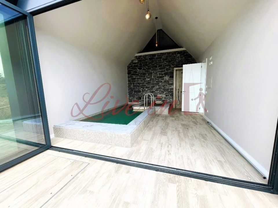 Moradia T2 para Venda em Fajã da Ovelha Foto 3